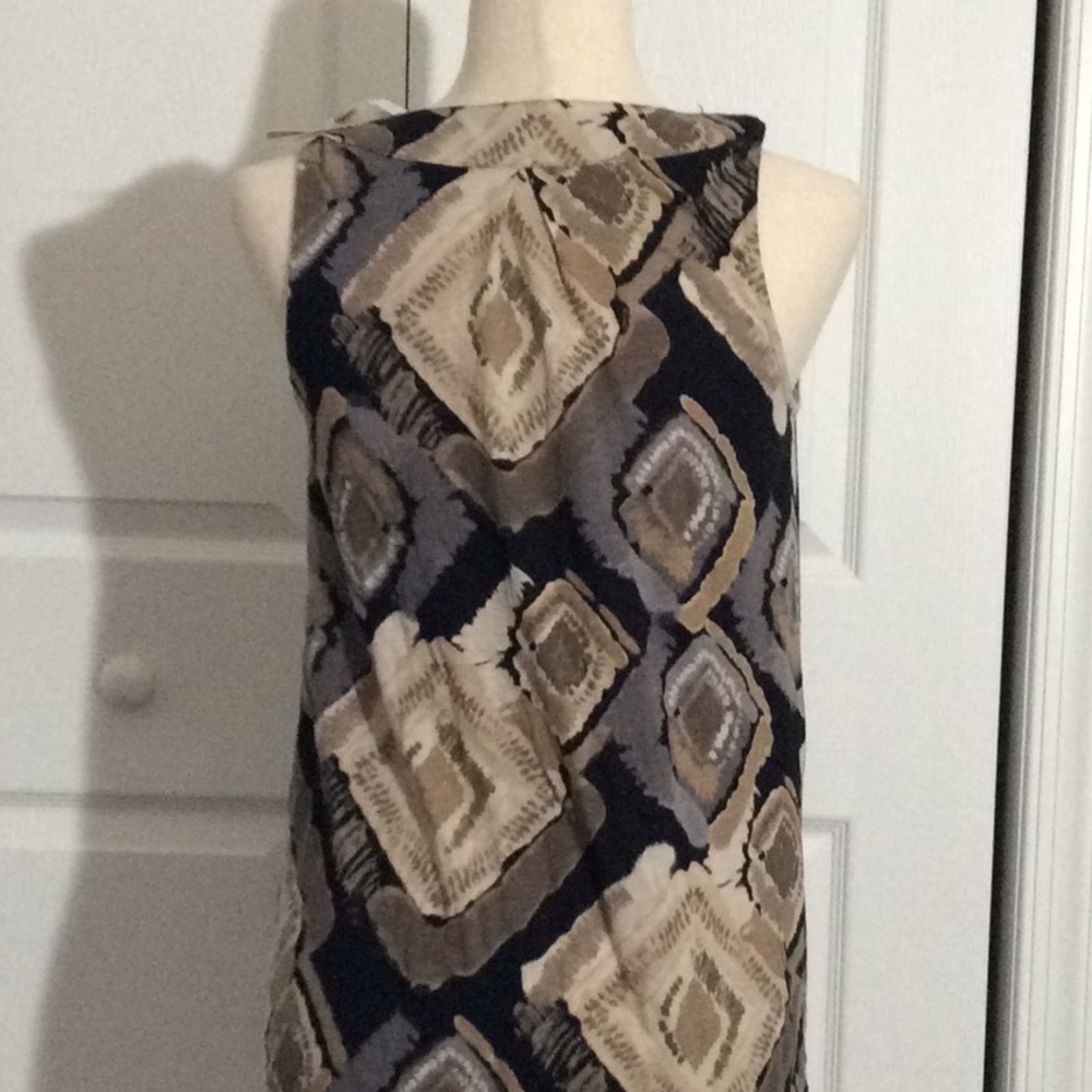 3/$30♥️Sonoma Front Beaded V neck Top - Picture 3 of 7
